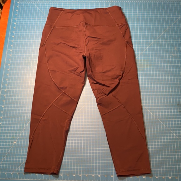 Women’s Victoria Sport Leggings, Size L, purple.  Capri Length. - Picture 2 of 7